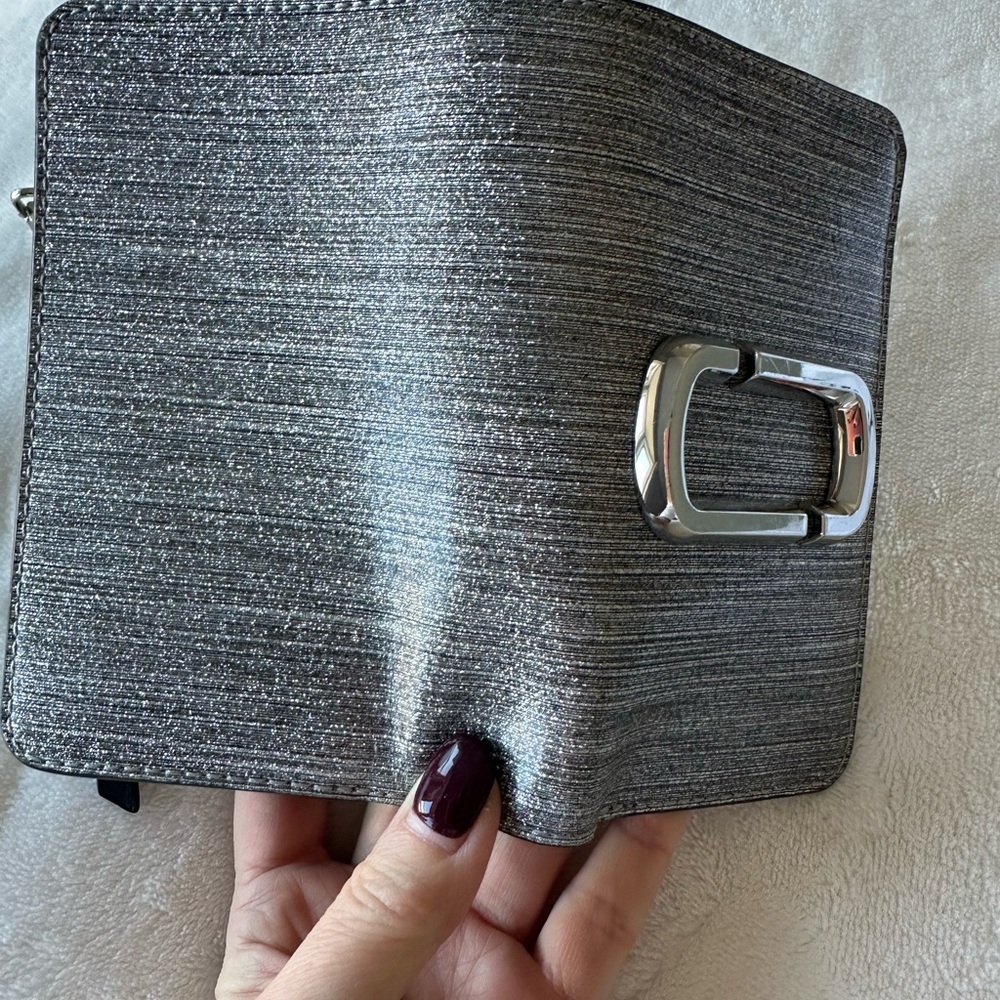 Marc Jacobs wallet - Picture 2 of 4